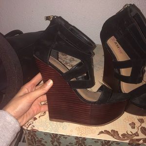 Great condition wedges!